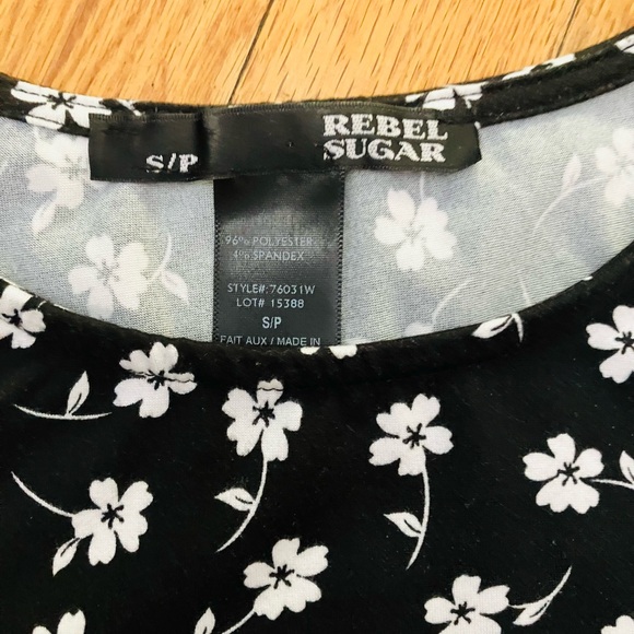 Floral top - Picture 2 of 2